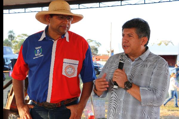 Imagem: Deputado Lidio Lopes durante pronuciamente da abertura da festa do Laço Comprido de Tacuru