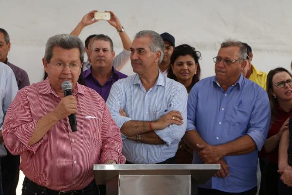 Imagem: Onevan de Matos discursa em solenidade no município de Itaquiraí