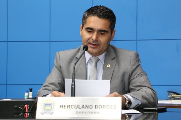 Imagem: Herculano Borges na sessão desta quarta-feira; parlamentar apresentou requerimento