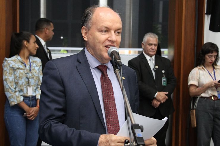 Imagem: Deputado Júnior, autor da proposta, durante sessão plenária na Assembleia Legislativa de Mato Grosso do Sul