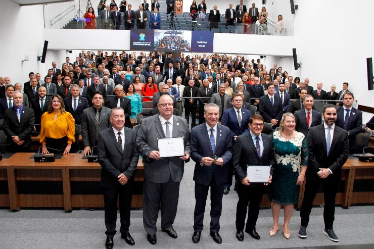 Imagem: Com plenário lotado de corretores de imóveis de todo o país, a ALEMS, por meio do deputado Paulo Corrêa, homenageou a categoria