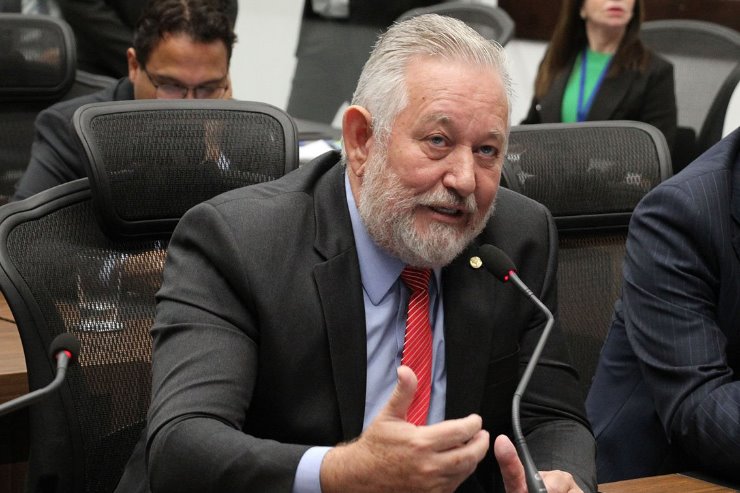 Imagem: Deputado Antonio Vaz, autor da proposta, durante sessão plenária na Assembleia Legislativa de Mato Grosso do Sul