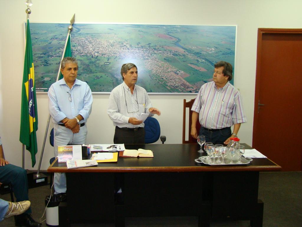 Imagem: Deputado, prefeito André e advogado Batalha