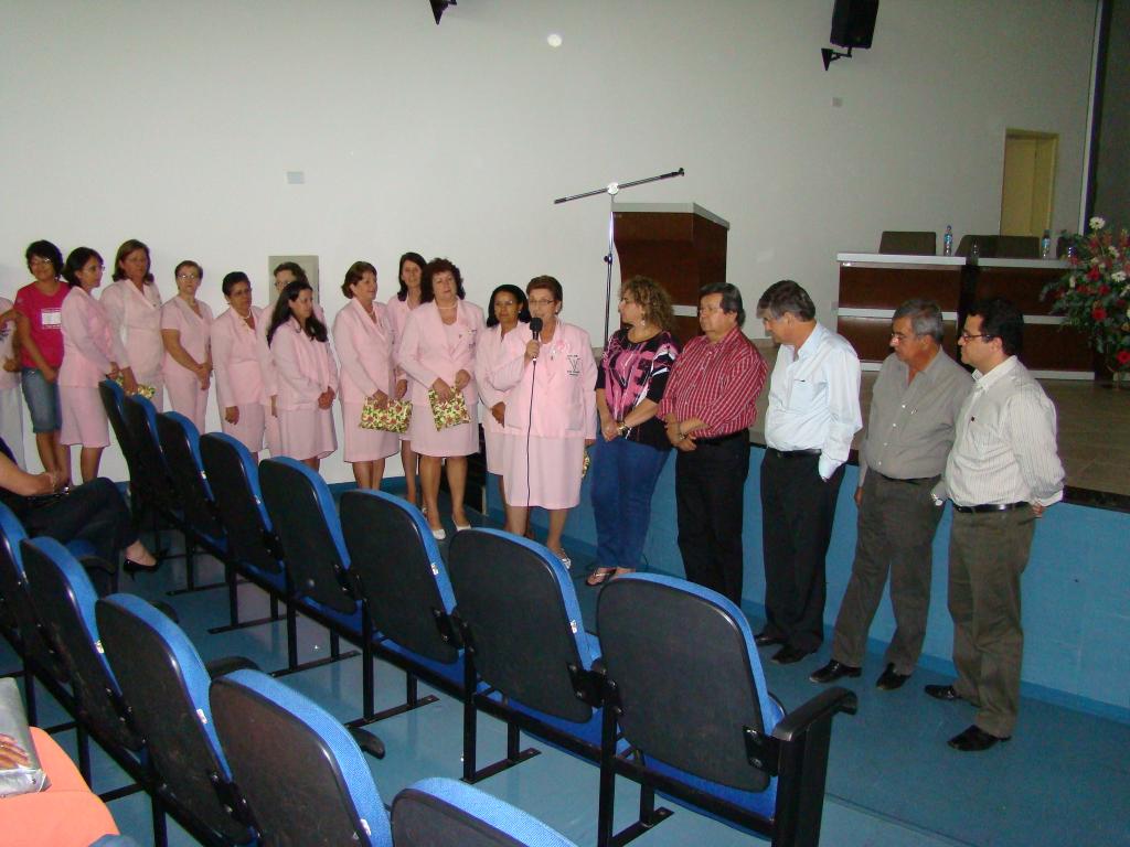 Imagem: Onevan, médicos do Hospital do Câncer e senhoras da Rede Feminina