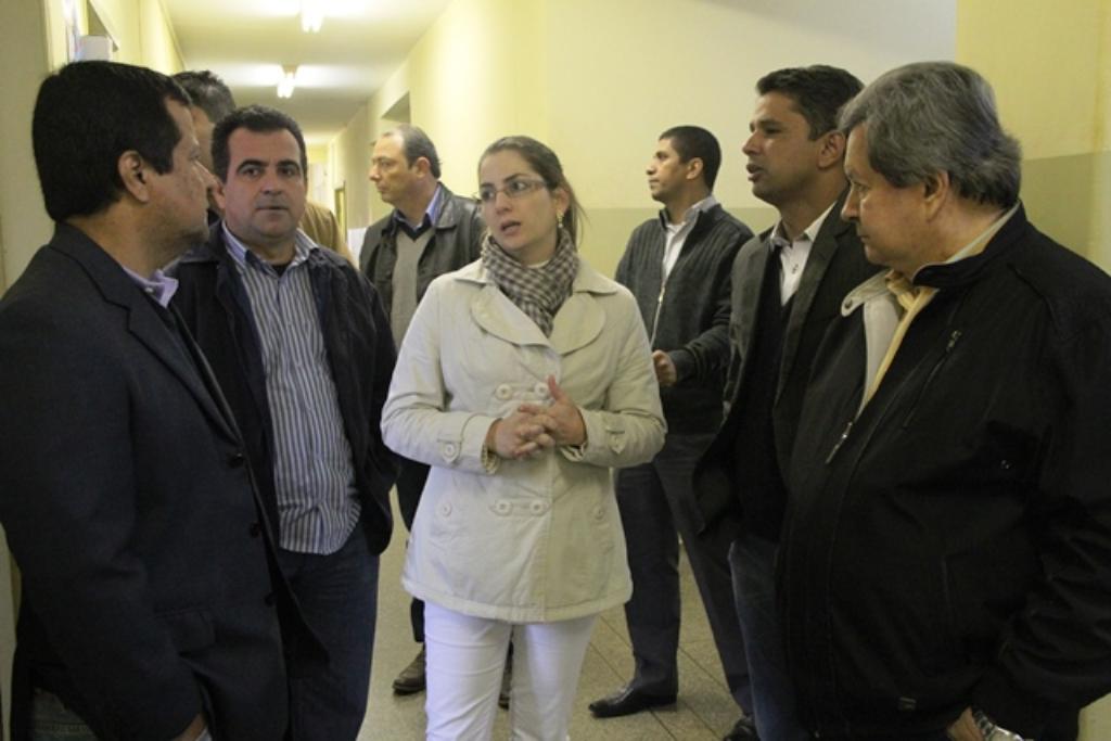 Imagem: Deputados durante visita a Centros de Especialidades Médicas