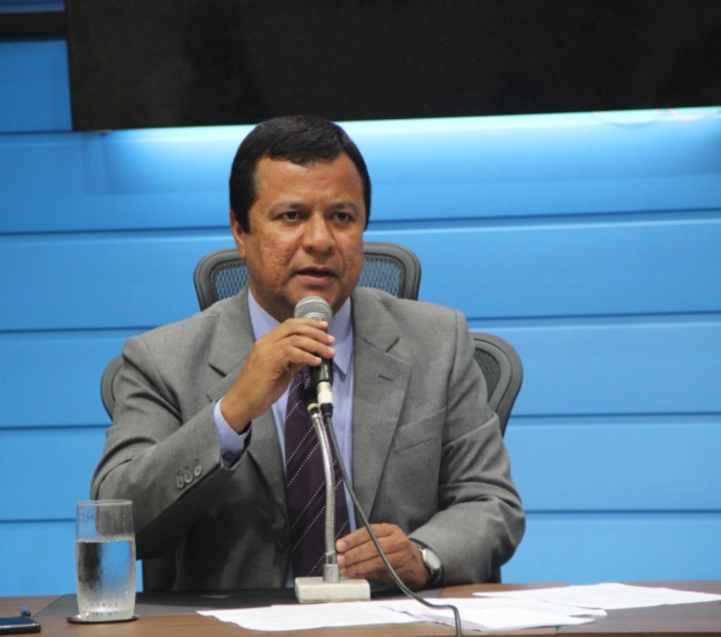 Imagem: Deputado Amarildo Cruz durante audiência na Assembleia Legislativa