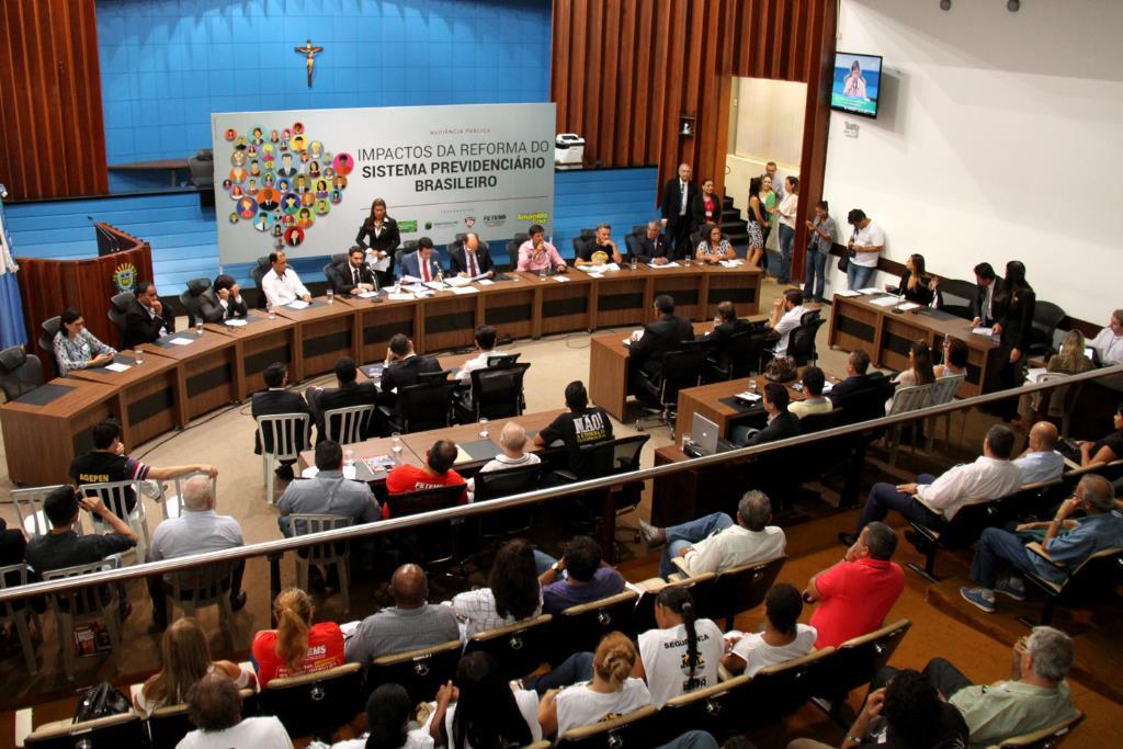 Imagem: O debate foi no Plenário Deputado Júlio Maia