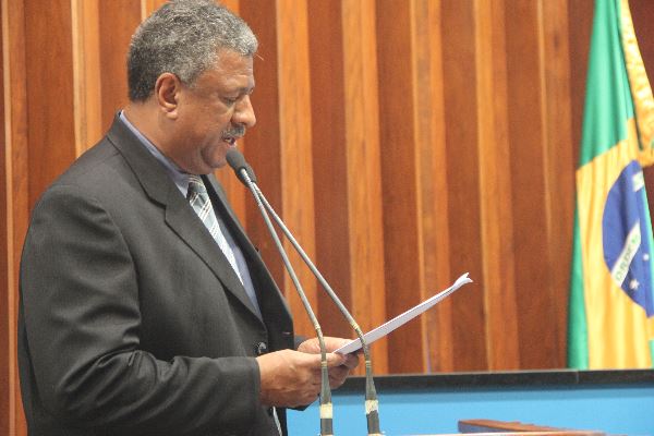 Imagem: O deputado leu requerimento retirado de audiência para não redução do orçamento para a Assistência Social