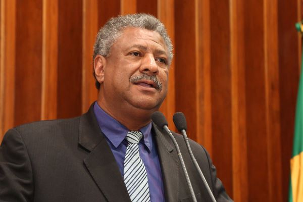 Imagem: Deputado durante sessão 