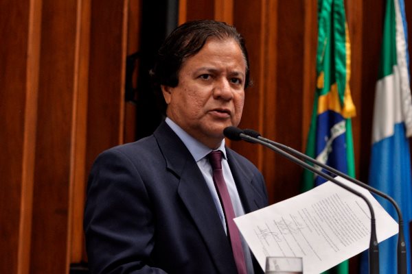 Imagem: Segundo Amarildo Cruz, a solicitação de inclusão do abono ao piso salarial dos administrativos é legítima e fortalece o trabalho importante, estratégico e fundamental que os servidores da área da educação