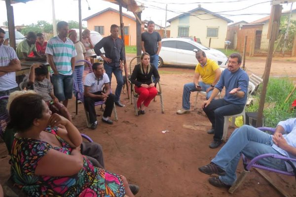 Imagem: A comunidade pede também apoio para que possa permanecer provisoriamente no local