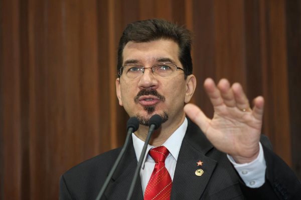 Imagem: De acordo com Kemp o professor que trabalha 24 horas por semana terá a partir do ano que vem