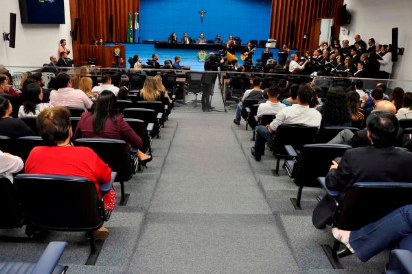 Imagem: Solenidade contou com apresentação do Coral de Servidores da Casa de Leis