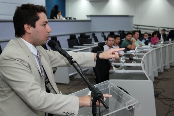 Imagem: O jovem parlamentar destaca a importância da união dos legisladores