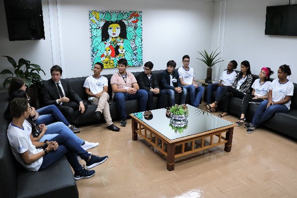 Imagem: Deputado estadual foi escolhido como padrinho por alguns dos jovens participantes