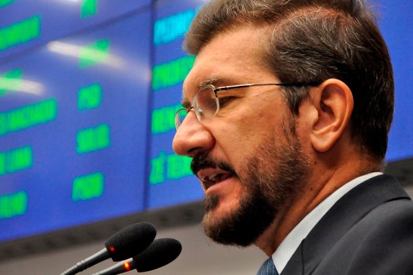 Imagem: Kemp abordou a suspensão de benefícios do Programa Vale Renda executada pelo Governo Federal