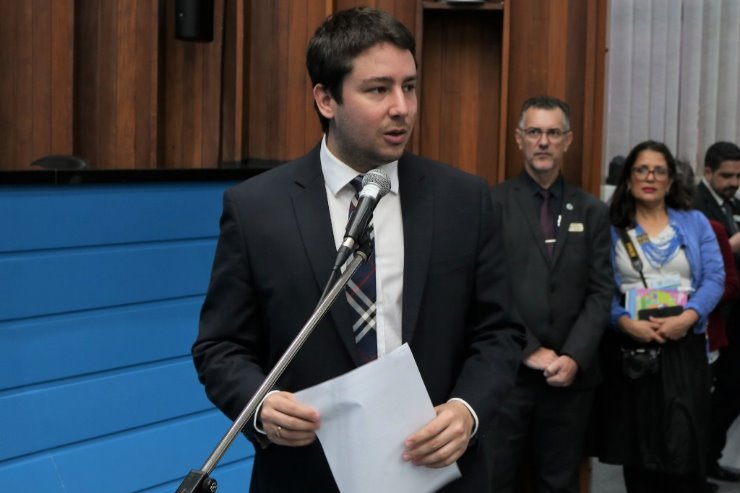 Imagem: Deficientes visuais e usurários de Internet serão beneficiados pelos projetos apresentados pelo parlamentar