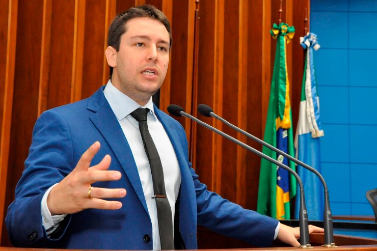 Imagem: Proposta estabelece que empresas ou concessionárias do serviço público que provocarem dano ambiental  terão que plantar árvores frutíferas