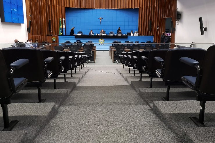 Imagem: Plenário da ALEMS, onde são realizadas as sessões ordinárias; neste período de pandemia, a participação da maioria dos parlamentares é remota