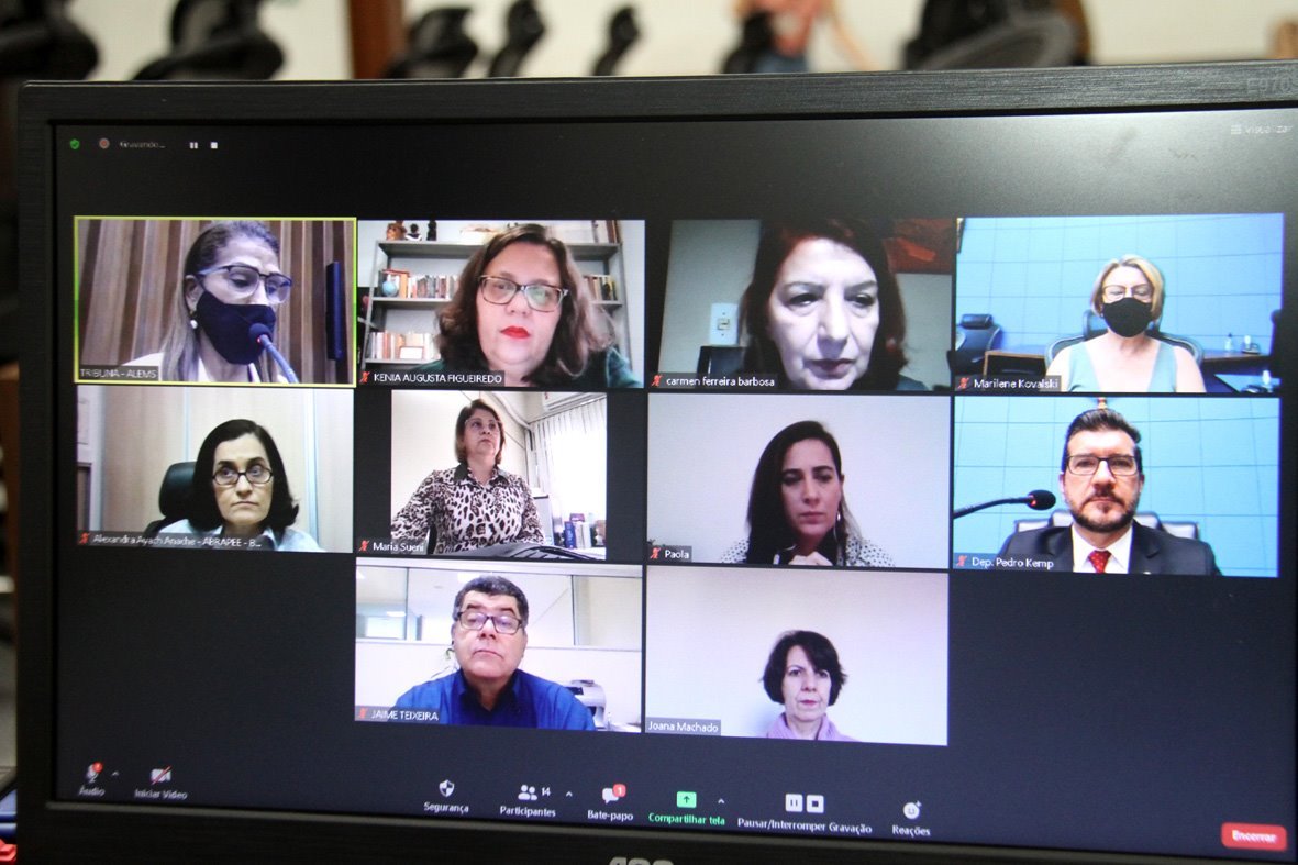 ALEMS articula debate para regulamentar assistentes sociais e psicólogos nas escolas ALEMS articula debate para regulamentar assistentes sociais e psicólogos nas escolas