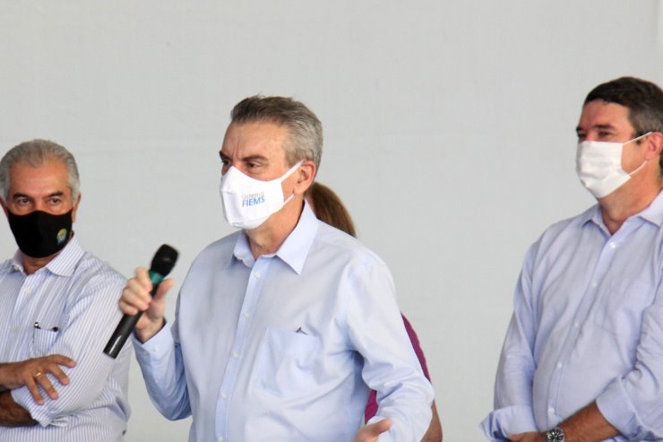 Imagem: Parlamentar participou na inauguração da reforma da escola Lúcia Martins Coelho, na Capital