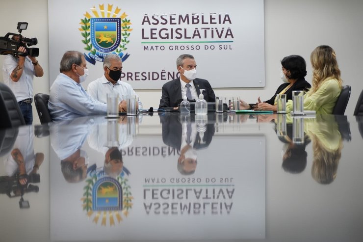 Imagem: Defensoria Pública entregou substitutivo a proposta que possibilitará a contratação de assistentes sociais e psicólogos