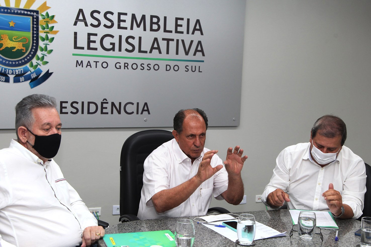 ALEMS e Executivo debatem emendas que podem destinar R$ 36 mi à Saúde de MS ALEMS e Executivo debatem emendas que podem destinar R$ 36 mi à Saúde de MS