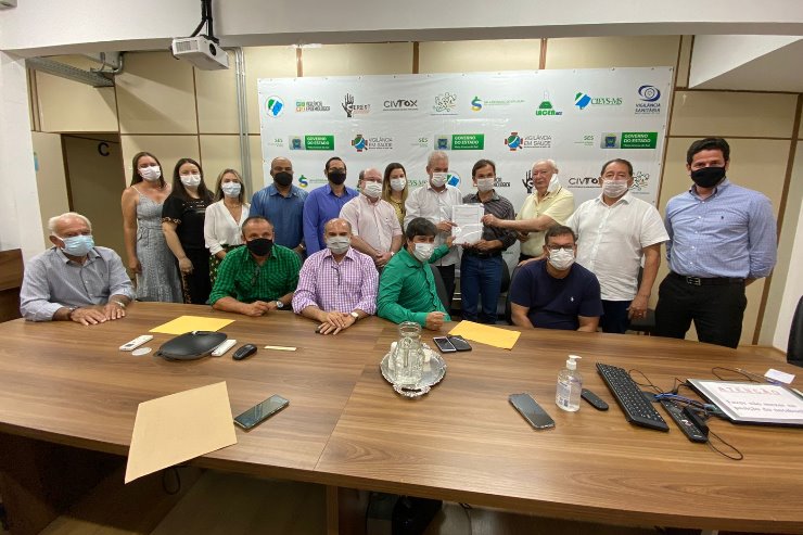 Imagem: Deputado Gerson Claro participa da entrega do projeto de reforma