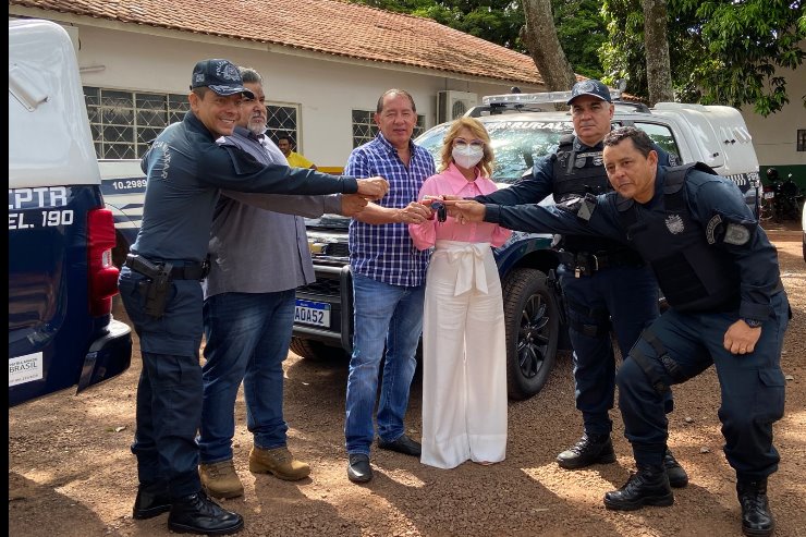Imagem: Gerson participa da entrega de viaturas e posse de policiais