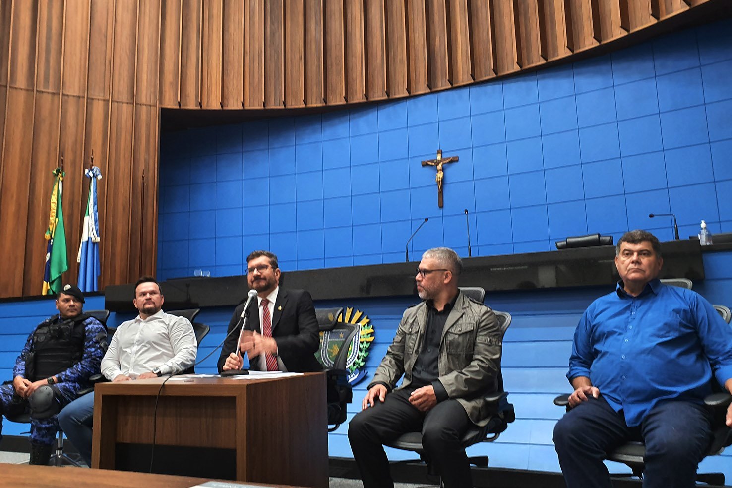 Com plenário lotado, agentes decidem enviar documento ao Governo Com plenário lotado, agentes decidem enviar documento ao Governo