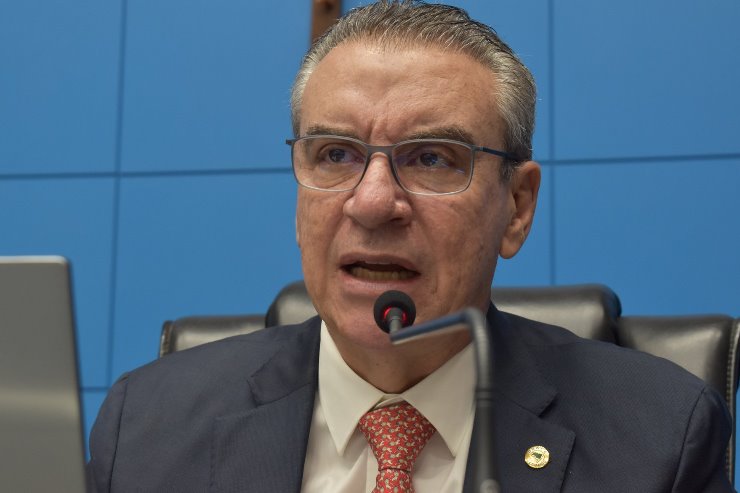 Imagem: Presidente Paulo Corrêa leu o balanço geral das atividades parlamentares durante a última sessão do ano legislativo
