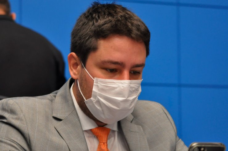 Imagem: Ele quer obrigatoriedade na implantação de chip em cães e gatos em MS, assim como a proibição do uso de coleira de choque