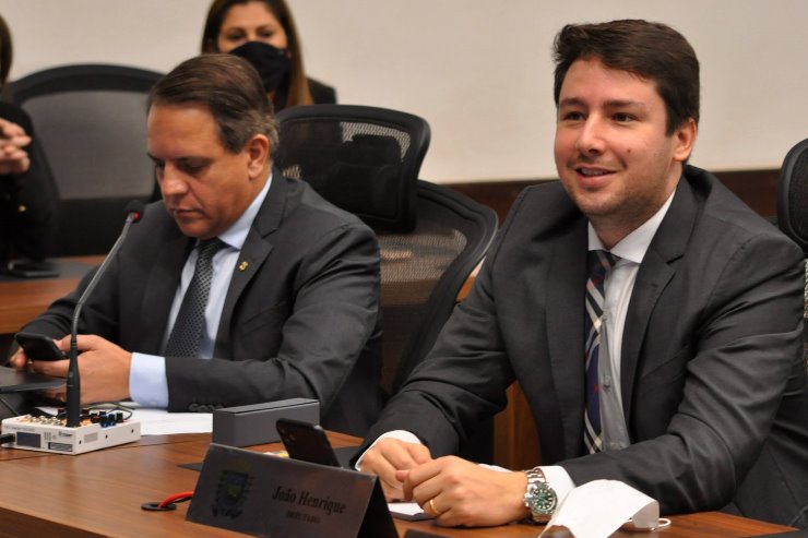 Imagem: Parlamentar protocola PEC cujo objetivo, entre outros, é descentralizar o poder de discutir e aprovar as competências legislativas em geral