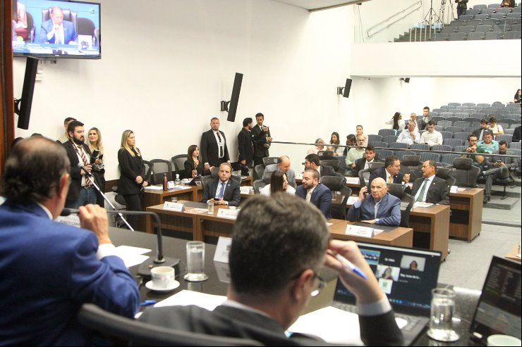 Imagem: Sessões são transmitidas ao vivo pelo YouTube Oficial da Casa de Leis, Facebook e Canal 9 da NET