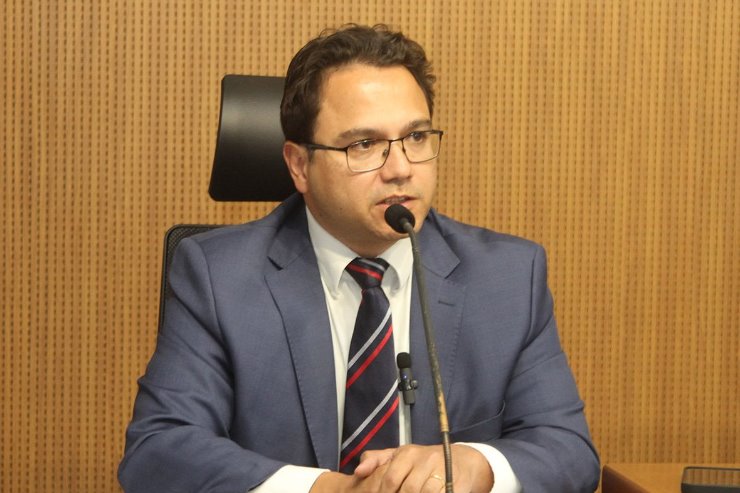 Imagem: Deputado Pedrossian Neto durante audiência sobre a reforma