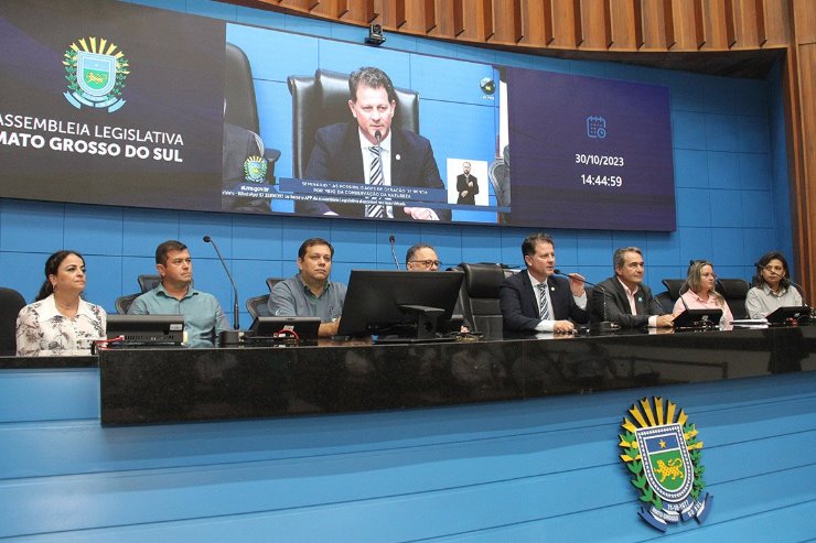 Imagem: Sob coordenação do deputado Renato Câmara, evento deu posse posse a representantes de 58 instituições que integram as frentes parlamentares 