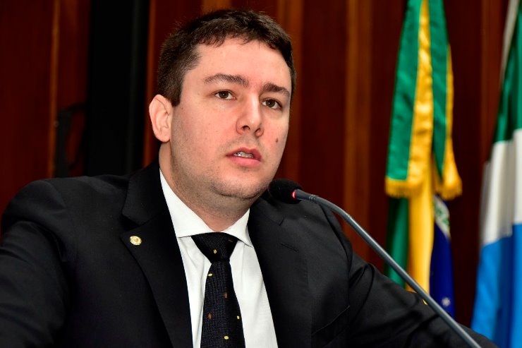 Imagem: João Henrique lamenta o arquivamento do PL que determinava que se tornassem públicas informações sobre as verbas públicas investidas em eventos nas áreas da cultura e do esporte