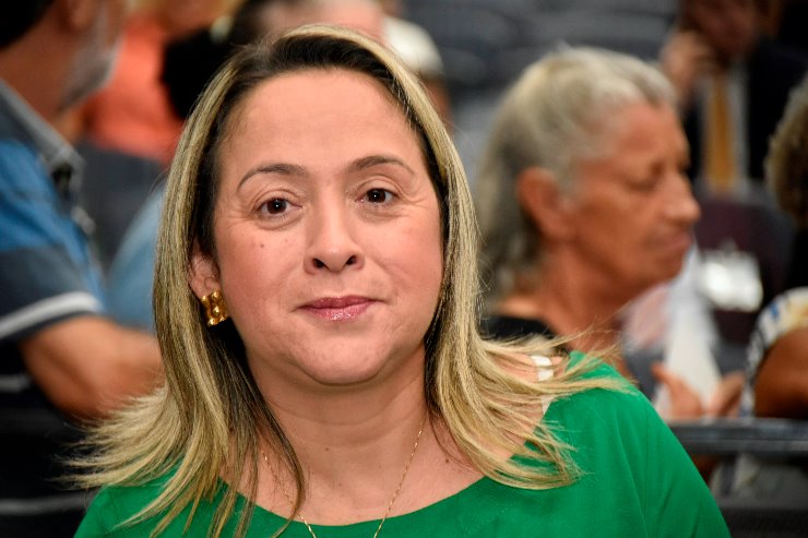 Imagem: A deputada estadual Lia Nogueira é a propositora da Semana de Conscientização e Incentivo à Mamanalgesia