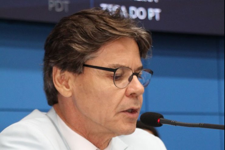Imagem: Paulo Duarte quer saber qual embasamento legal para cobrança de taxa de serviço por empresas de transporte terrestre intermunicipal.