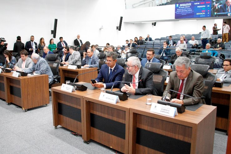 Imagem: Comissões permanentes são compostas por deputados de diferentes partidos e blocos, com atenção à representação proporcional