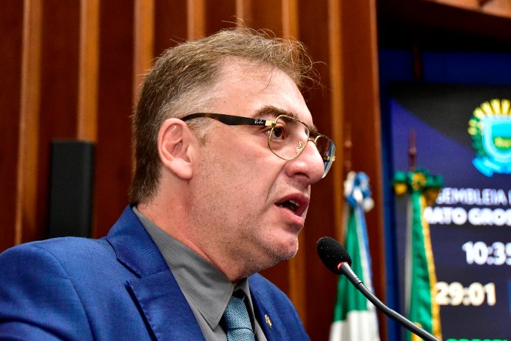Imagem: Deputado Neno Razuk, autor da proposta, discursa durante sessão ordinária na Assembleia Legislativa de Mato Grosso do Sul
