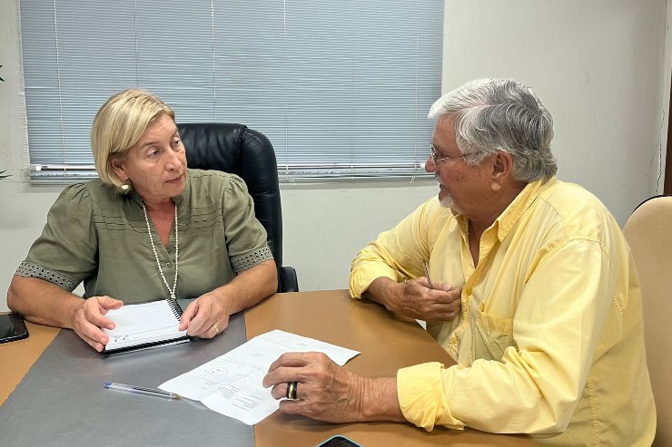 Imagem: Zeca reiterou pedido de programas habitacionais para a diretora da Agehab, Maria do Carmo Avesani