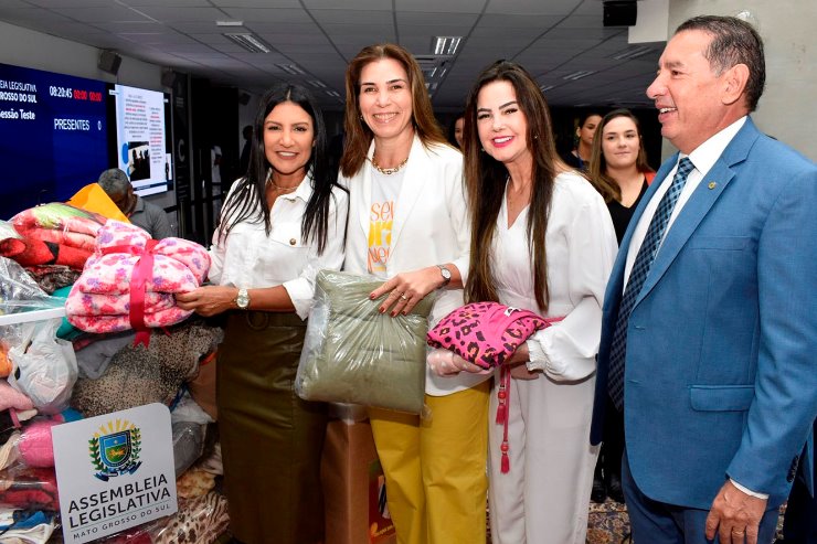 Imagem: Campanha recolhe roupas e cobertores para a população em situação de  vulnerabilidade 