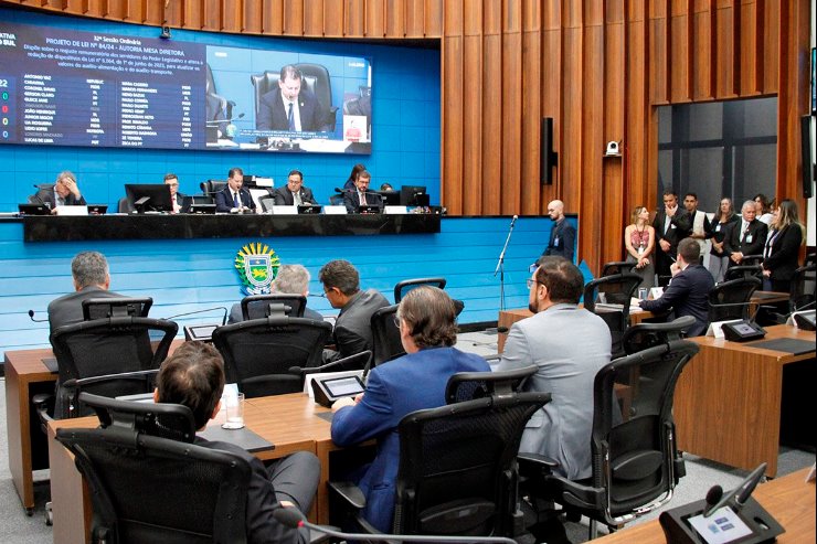 Imagem: Deputados estaduais apreciaram e aprovaram três matérias durante a Ordem do Dia desta quinta-feira