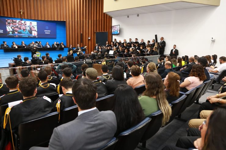 Imagem: Integrantes da Ordem DeMolay e seus familiares encheram o plenário da Assembleia em um dia de celebração 