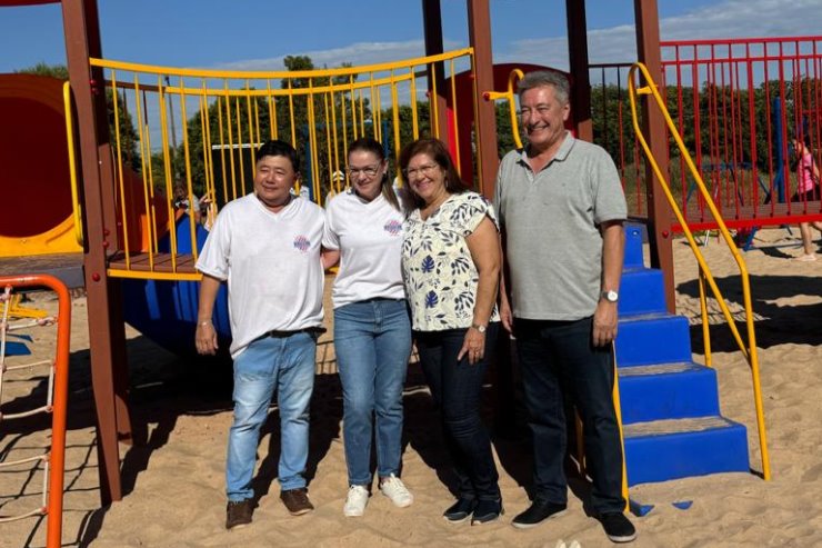 Imagem: O parque infantil foi adquirido com recursos de emenda parlamentar referente a 2023, no valor de R$ 50 mil,