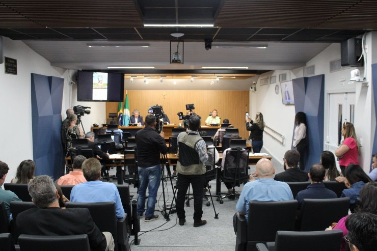 Imagem: Reunião, realizada na tarde desta terça-feira no plenarinho da ALEMS, contou com a participação de pessoas ligadas à cadeia do leite
