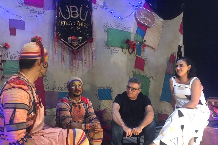 Imagem: Deputada  Gleice Jane esteve com grupo teatral que foi alvo de desinformação e fake news