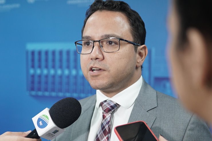 Imagem: Deputado Pedrossian Neto concede entrevista. 