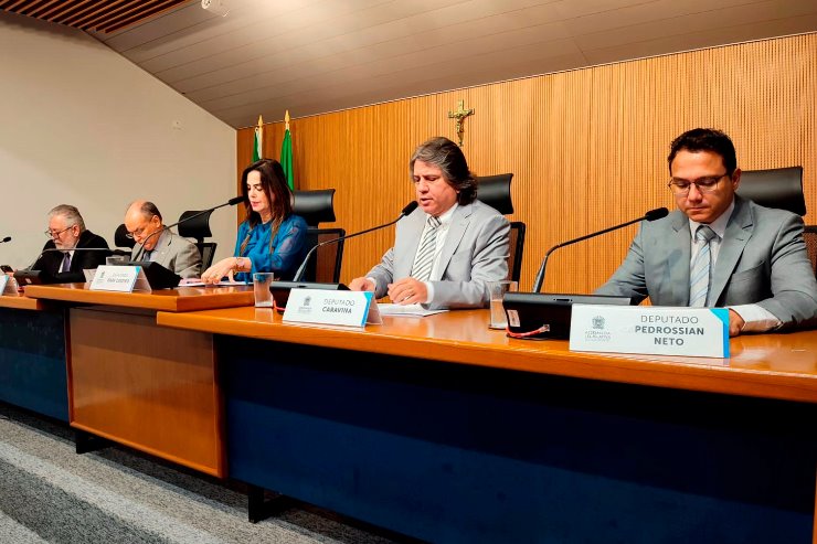 Imagem: Os membros da CCJR emitiram pareceres pela constitucionalidade e legalidade de dez matérias